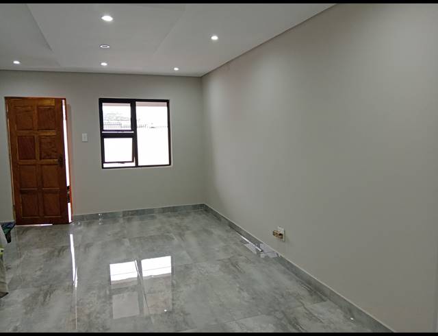 3 BEDROOM FREEHOLD FOR SALE IN NORTHDALE